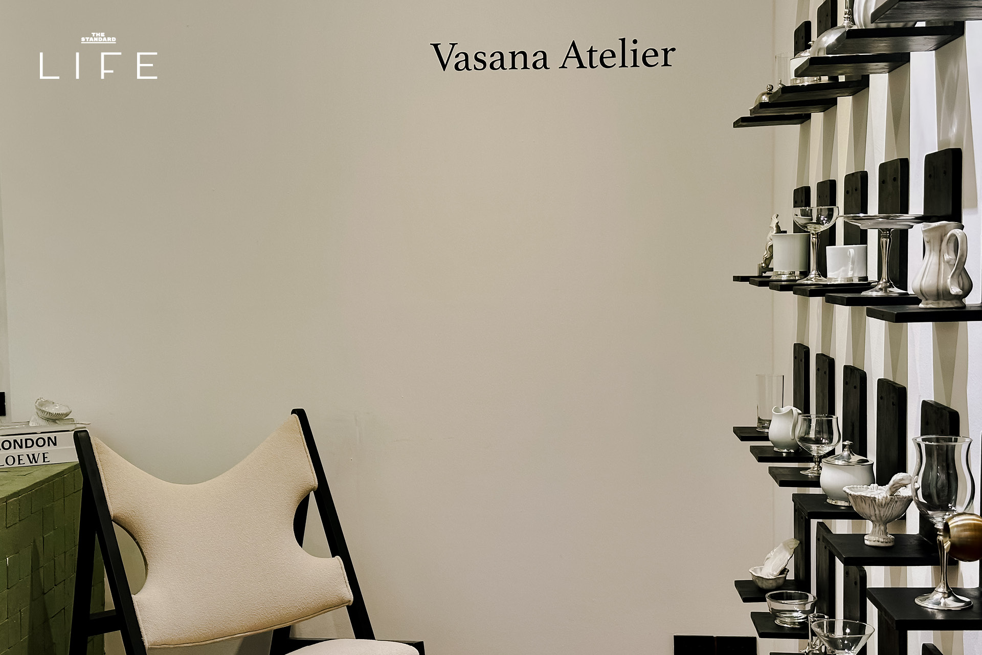 ภาพบรรยากาศร้าน Vasana Atelier คาเฟ่เกาหลีในย่าน อารีย์ ที่จำหน่ายเครื่องครัวคราฟต์และกาแฟ 10