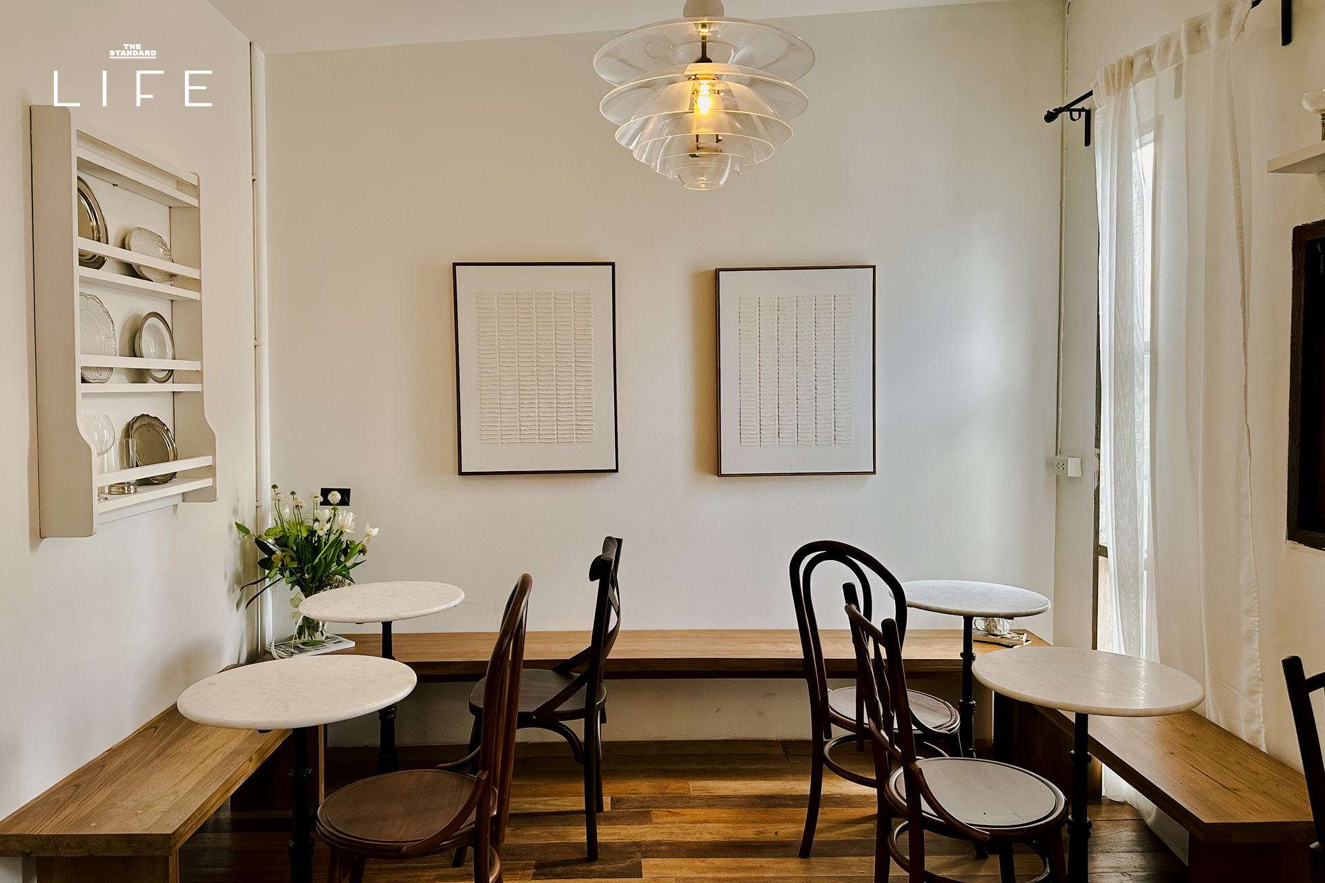 ภาพบรรยากาศร้าน Vasana Atelier คาเฟ่เกาหลีในย่าน อารีย์ ที่จำหน่ายเครื่องครัวคราฟต์และกาแฟ 5