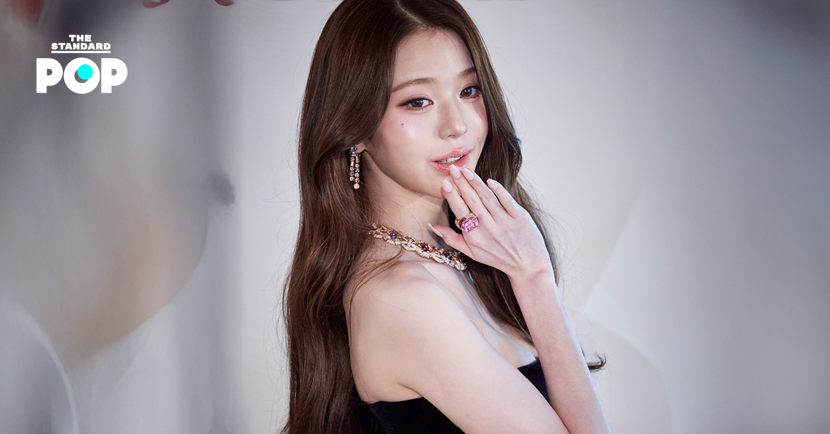 Wonyoung วง IVE ในชุดสีดำ