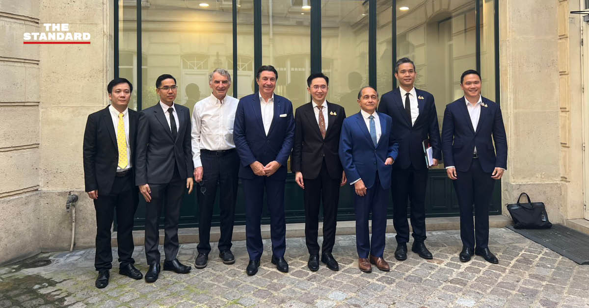 ศ.ดร.ยศชนัน วงศ์สวัสดิ์ รองนายกรัฐมนตรีและรัฐมนตรี อว. ระหว่างภารกิจเยือนฝรั่งเศส