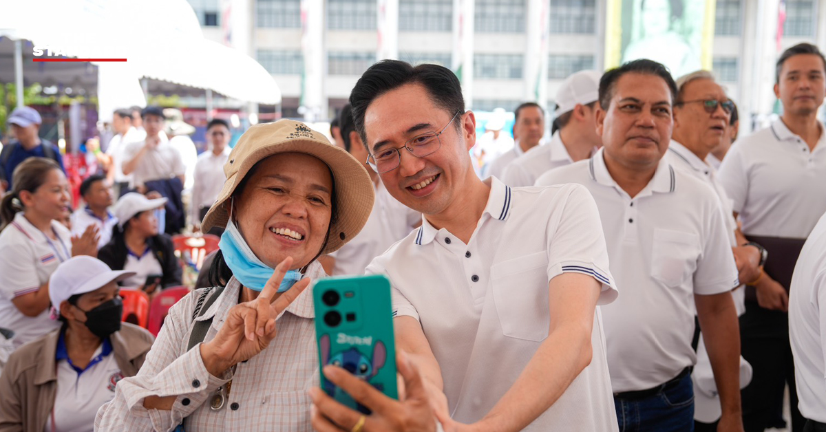 ศาสตราจารย์ ดร.ยศชนัน วงศ์สวัสดิ์ รองนายกรัฐมนตรี นำเสนอนโยบาย 'เศรษฐกิจงานดี' แก่กลุ่มแรงงานเนื่องในวันแรงงานแห่งชาติ