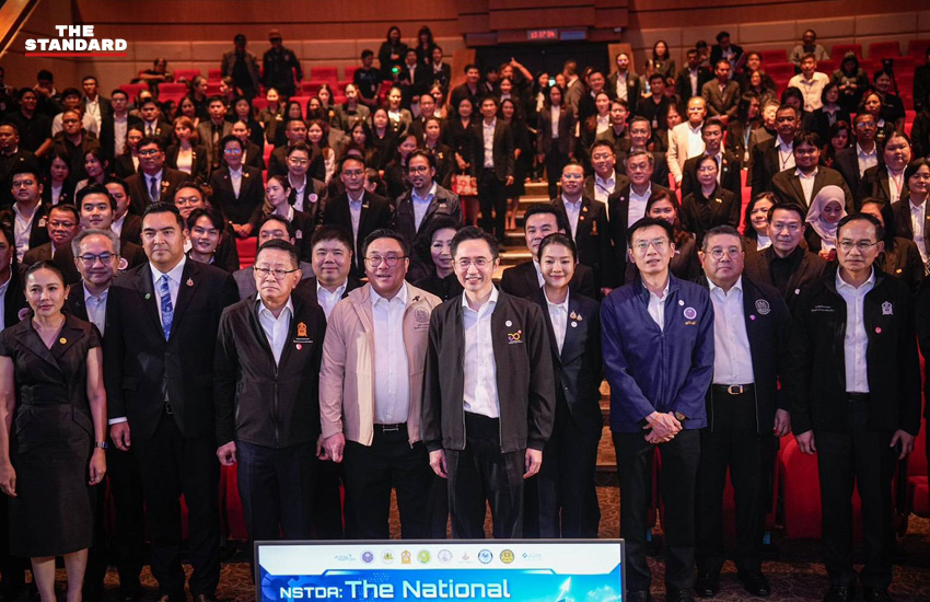 ศ.ดร.ยศชนัน วงศ์สวัสดิ์ รัฐมนตรีว่าการกระทรวงการอุดมศึกษา วิทยาศาสตร์ วิจัยและนวัตกรรม นำคณะเยี่ยมชมผลงานวิจัย สวทช. 1