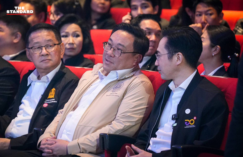 ศ.ดร.ยศชนัน วงศ์สวัสดิ์ รัฐมนตรีว่าการกระทรวงการอุดมศึกษา วิทยาศาสตร์ วิจัยและนวัตกรรม นำคณะเยี่ยมชมผลงานวิจัย สวทช. 4