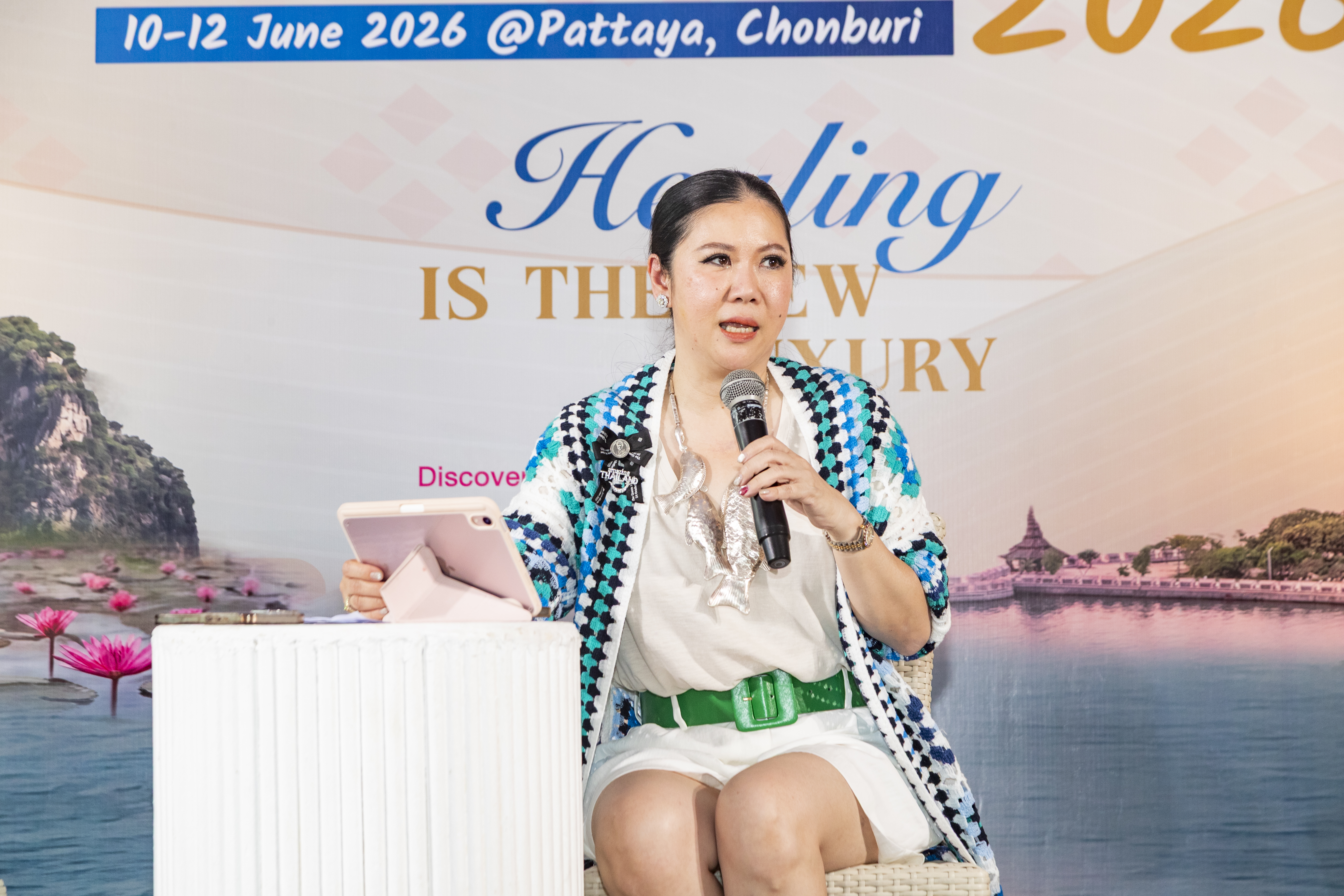 ฐาปนีย์ เกียรติไพบูลย์ ผู้ว่าการ การท่องเที่ยวแห่งประเทศไทย