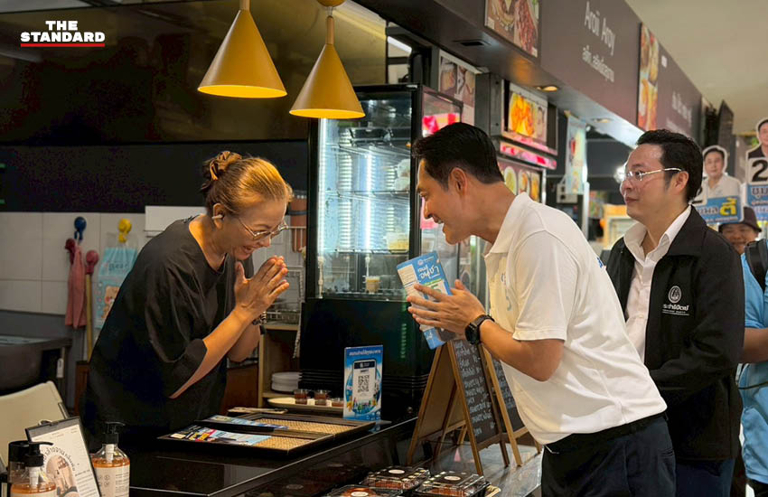 อนุชา บูรพชัยศรี ผู้สมัครผู้ว่าฯ กทม. พรรคประชาธิปัตย์ ลงพื้นที่หาเสียงที่ตลาดบองมาร์เช่ พร้อมแกนนำพรรค 4