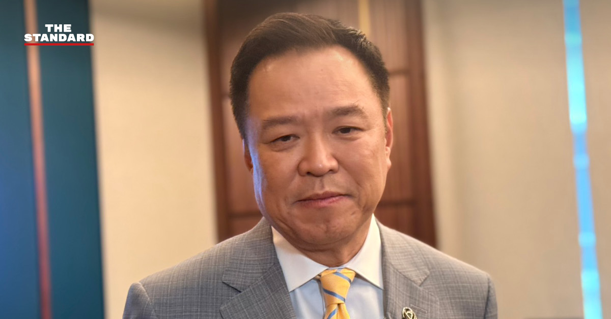 อนุทิน ชาญวีรกูล จับมือทักทาย ฮุน มาเนต ระหว่างการประชุมที่เวียดนาม