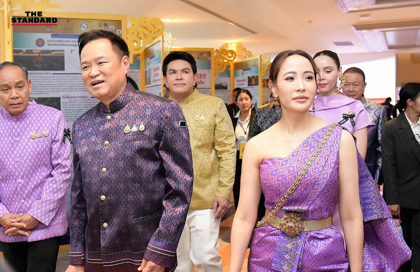นายกรัฐมนตรีอนุทิน ชาญวีรกูล และภริยา ธนนนท์ ชาญวีรกูล เป็นประธานในงานมหกรรมผ้าไหมไทย 3