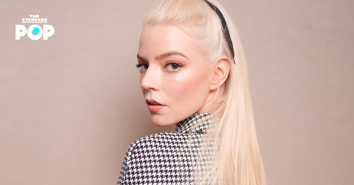 Anya Taylor-Joy ในงานแฟชั่นโชว์ Christian Dior