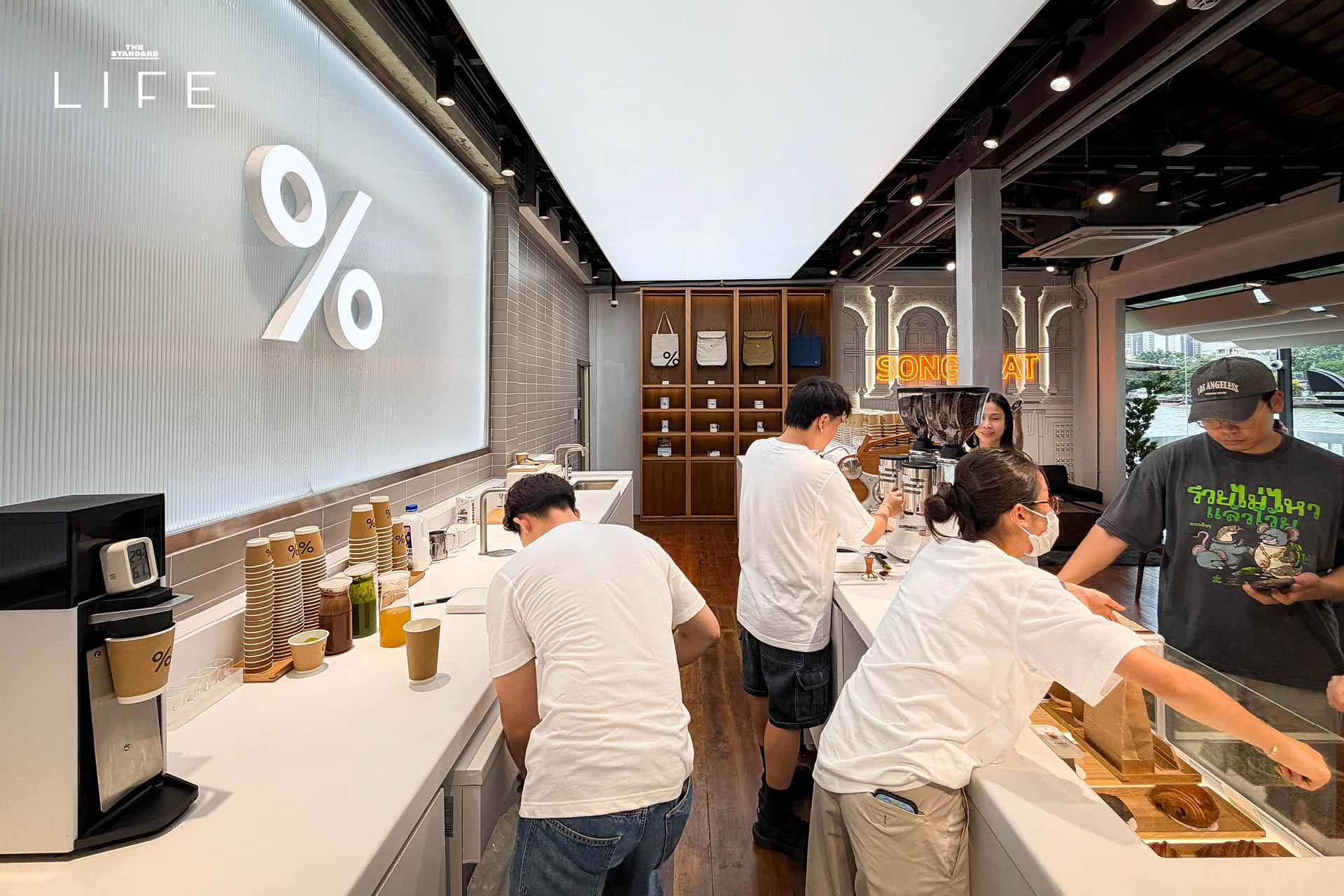 ภาพคาเฟ่ % Arabica สาขาทรงวาด ริมแม่น้ำเจ้าพระยา 5