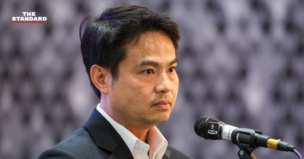 ภราดร ปริศนานันทกุล รัฐมนตรีประจำสำนักนายกรัฐมนตรี ให้สัมภาษณ์สื่อมวลชนที่ทำเนียบรัฐบาล