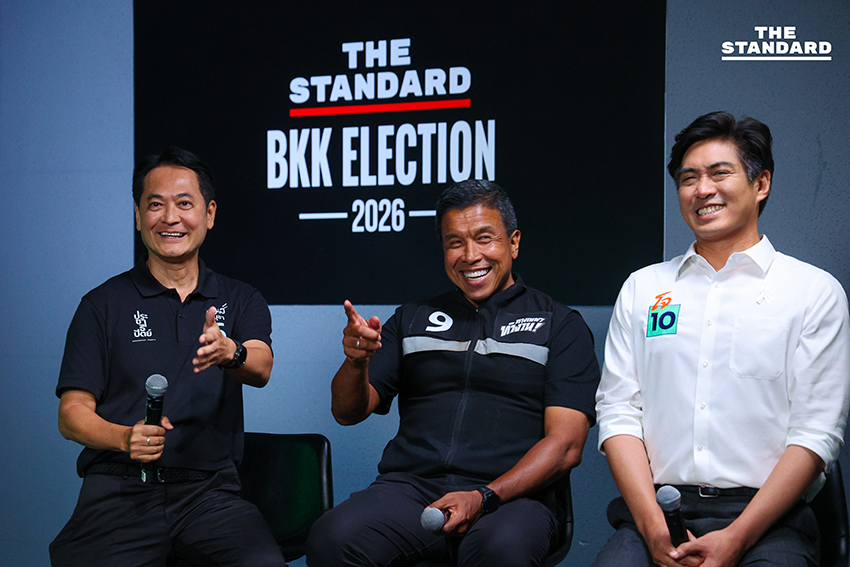 ภาพผู้สมัครผู้ว่าฯ กทม. ทั้ง 3 คนบนเวทีดีเบต THE STANDARD 1