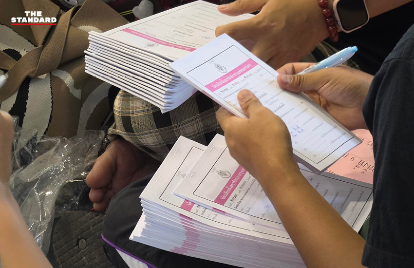 ประธาน กกต. ตรวจเยี่ยมสถานที่ส่งมอบ ตรวจรับบัตรเลือกตั้ง หีบบัตร คูหา และวัสดุอุปกรณ์ ในการเลือกตั้ง 5