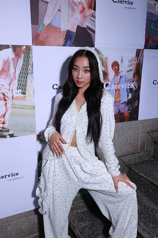 ภาพนางแบบสวมใส่ชุด Loungewear จากแบรนด์ C SERVICE 11