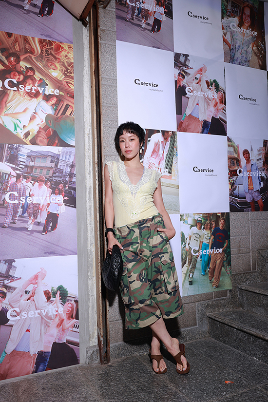 ภาพนางแบบสวมใส่ชุด Loungewear จากแบรนด์ C SERVICE 13