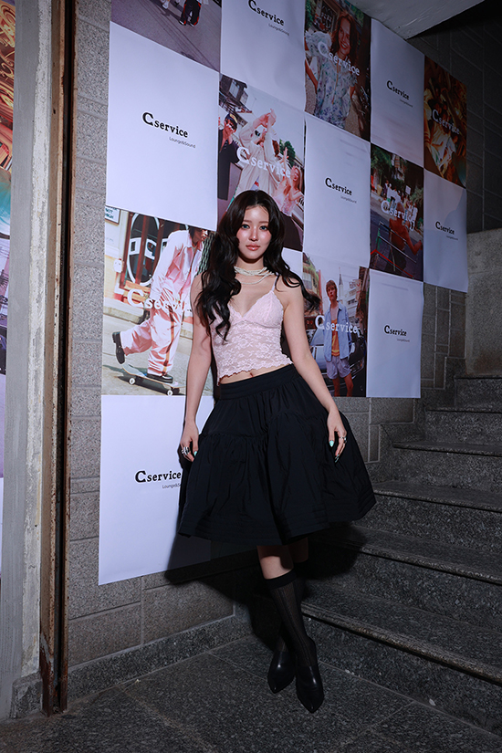 ภาพนางแบบสวมใส่ชุด Loungewear จากแบรนด์ C SERVICE 17