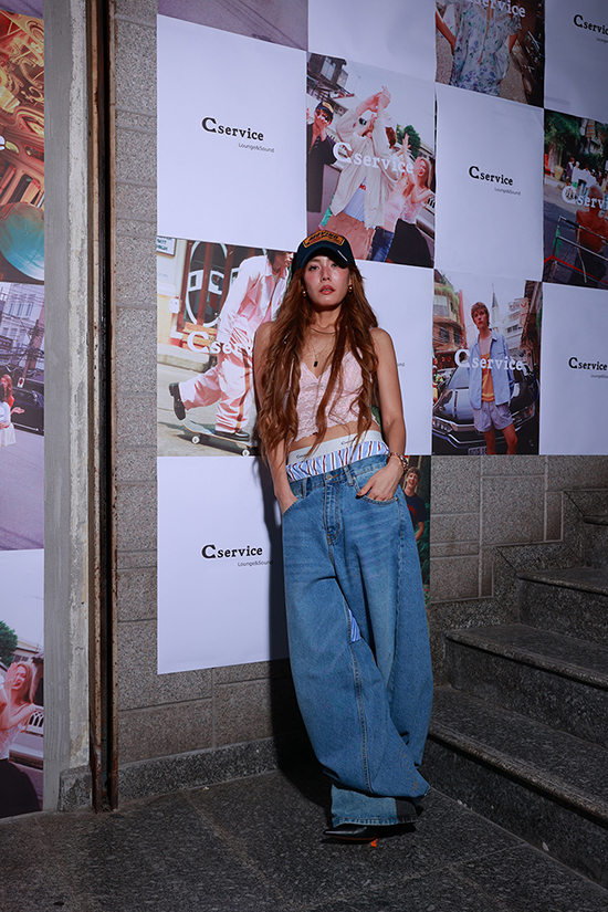 ภาพนางแบบสวมใส่ชุด Loungewear จากแบรนด์ C SERVICE 18