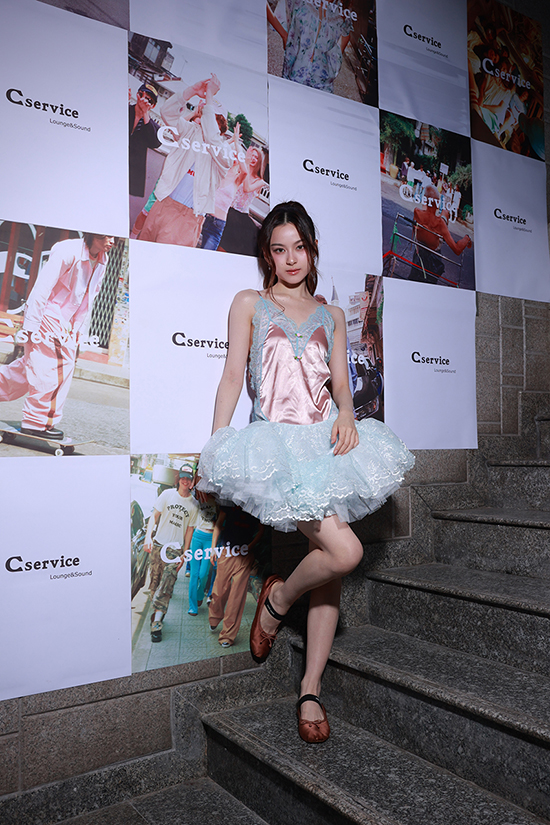 ภาพนางแบบสวมใส่ชุด Loungewear จากแบรนด์ C SERVICE 6