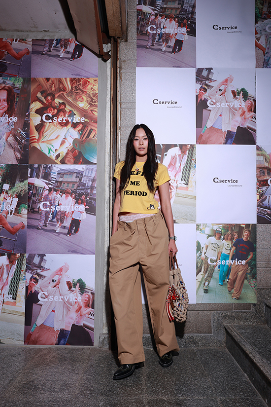 ภาพนางแบบสวมใส่ชุด Loungewear จากแบรนด์ C SERVICE 9