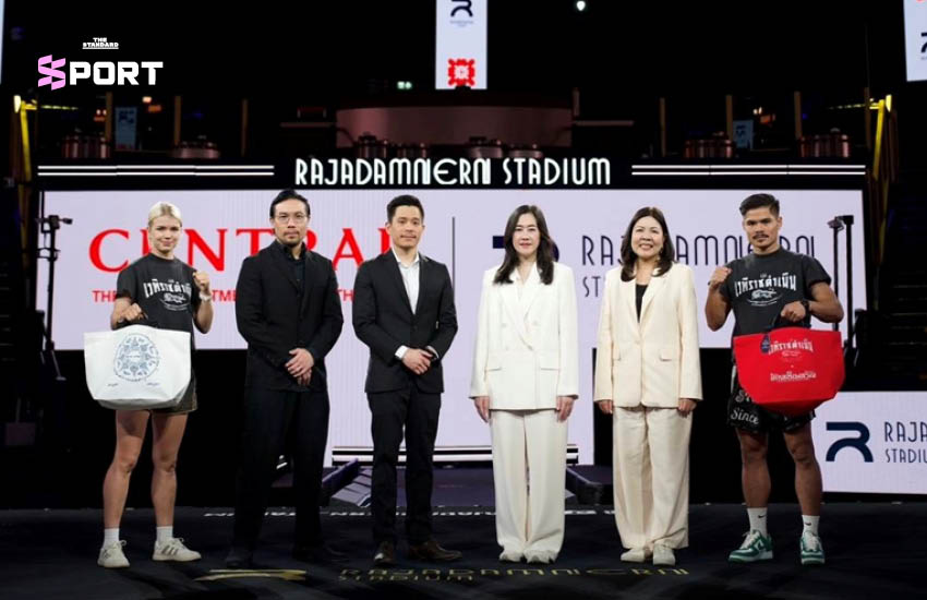 ภาพกระเป๋ารุ่นพิเศษ Central x Rajadamnern Stadium Bag ที่ผสานโลโก้เซ็นทรัลและยันต์ 8 ทิศของเวทีมวยราชดำเนิน 3