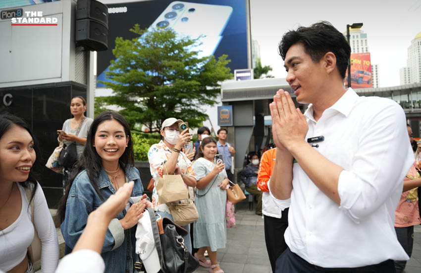 ชัยวัฒน์ สถาวรวิจิตร และ อัญชิสา โรจนยุกตานนท์ ลงพื้นที่หาเสียงย่านปทุมวัน 6
