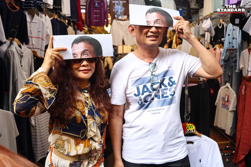 ชัชชาติ สิทธิพันธุ์ ผู้สมัครผู้ว่าฯ กทม. ลงพื้นที่หาเสียงพบปะประชาชนและผู้ค้าบริเวณสีลม-ซอยละลายทรัพย์ 8