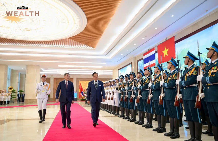 ภาพชิปคอมพิวเตอร์บนแผงวงจรดิจิทัล สื่อถึงอุตสาหกรรมเทคโนโลยีขั้นสูง 1