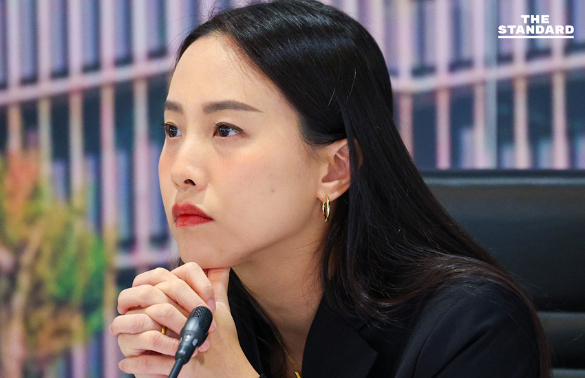 ภาพบรรยากาศการประชุมกรรมาธิการสภาผู้แทนราษฎรเพื่อตรวจสอบโครงการ TH-AI Passport 1