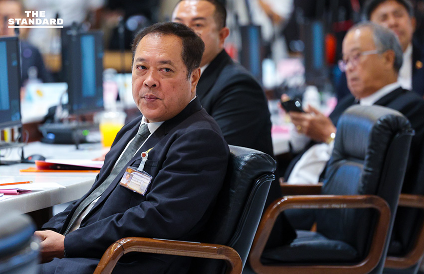 ภาพบรรยากาศการประชุมกรรมาธิการสภาผู้แทนราษฎรเพื่อตรวจสอบโครงการ TH-AI Passport 12