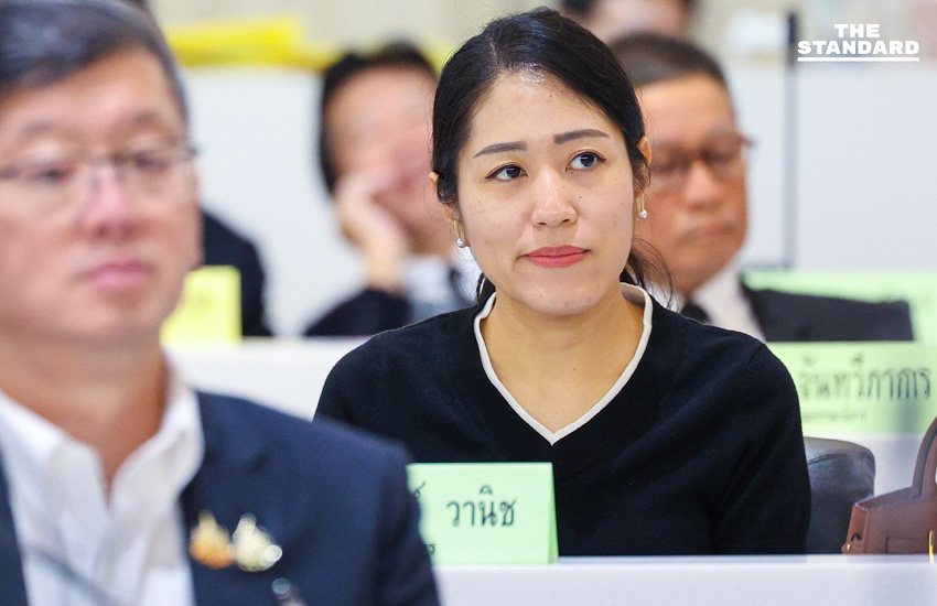 ภาพบรรยากาศการประชุมกรรมาธิการสภาผู้แทนราษฎรเพื่อตรวจสอบโครงการ TH-AI Passport 17