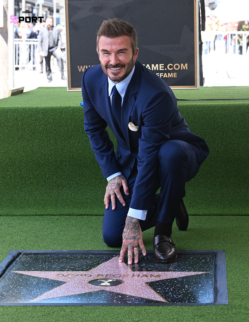 เดวิด เบ็คแฮม ถ่ายภาพกับดาวบน Hollywood Walk of Fame 1