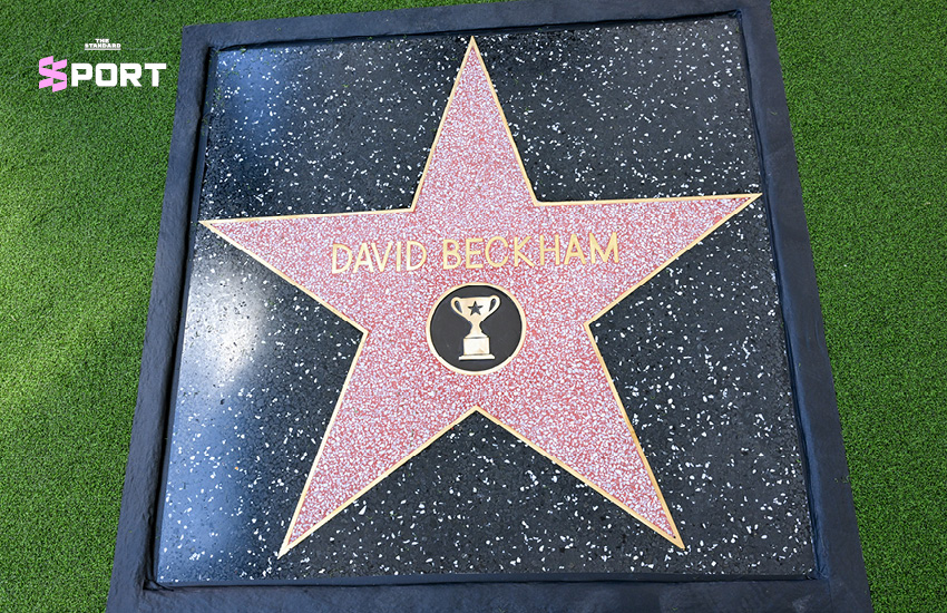 เดวิด เบ็คแฮม ถ่ายภาพกับดาวบน Hollywood Walk of Fame 4