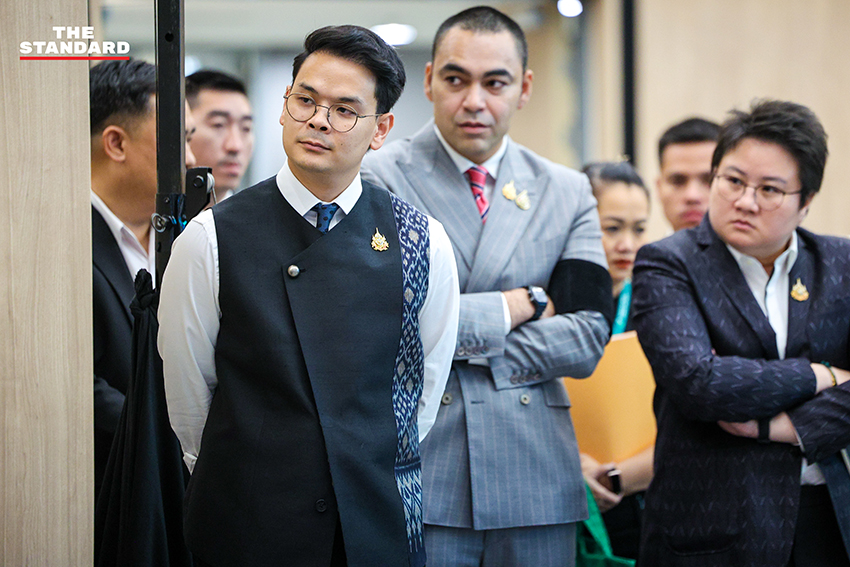 ปลัดกระทรวงดีอีและรัฐมนตรีดีอีชี้แจงโครงการ TH-AI Passport ในเวทีเสวนา 2