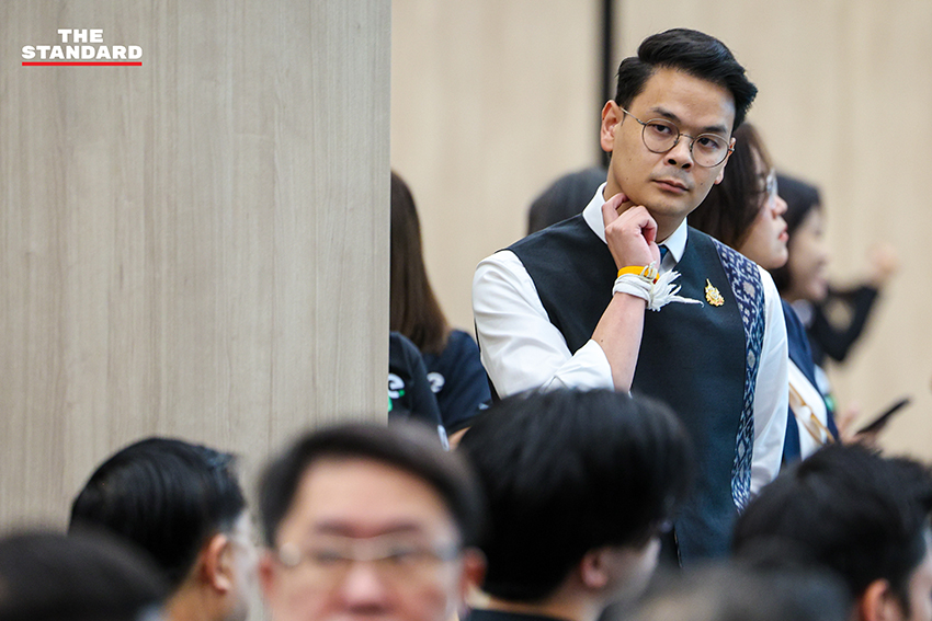 ปลัดกระทรวงดีอีและรัฐมนตรีดีอีชี้แจงโครงการ TH-AI Passport ในเวทีเสวนา 20