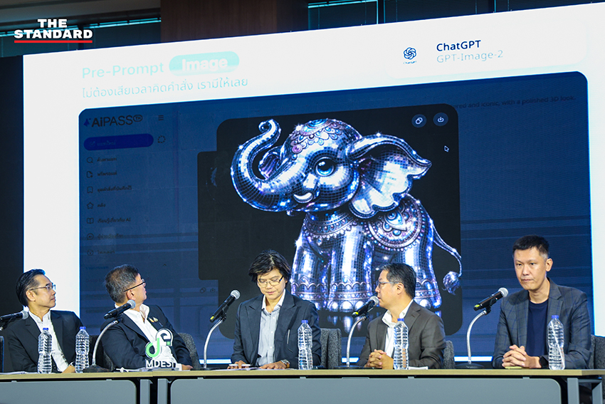 ปลัดกระทรวงดีอีและรัฐมนตรีดีอีชี้แจงโครงการ TH-AI Passport ในเวทีเสวนา 4