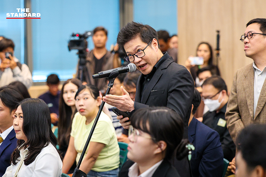 ปลัดกระทรวงดีอีและรัฐมนตรีดีอีชี้แจงโครงการ TH-AI Passport ในเวทีเสวนา 7