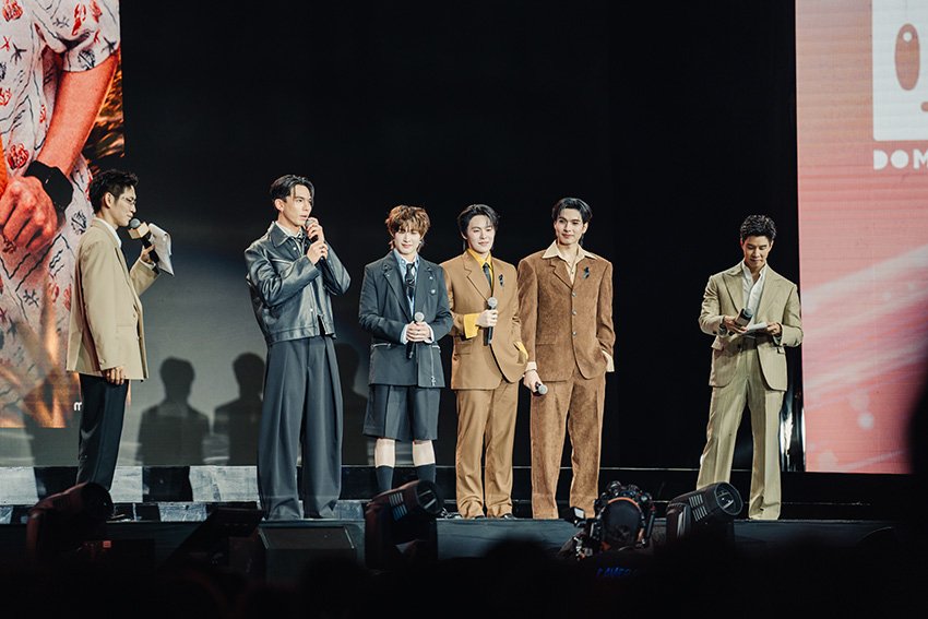 นักแสดง DOMUNDI รวมตัวในงาน DMD LINE UP 2026 2