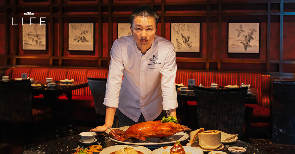 ภาพอาหารเป็ดปักกิ่งเฟยยาและบรรยากาศร้านอาหารกวางตุ้งร่วมสมัย Fei Ya ที่โรงแรมเรเนซองส์ กรุงเทพฯ ราชประสงค์