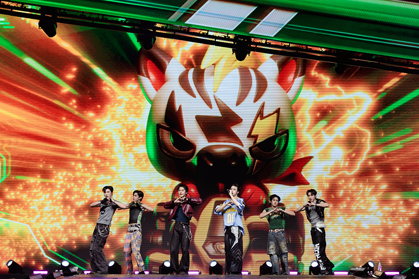 ภาพรวมศิลปิน T-POP บนเวทีคอนเสิร์ต GOTCHA POP 4 4