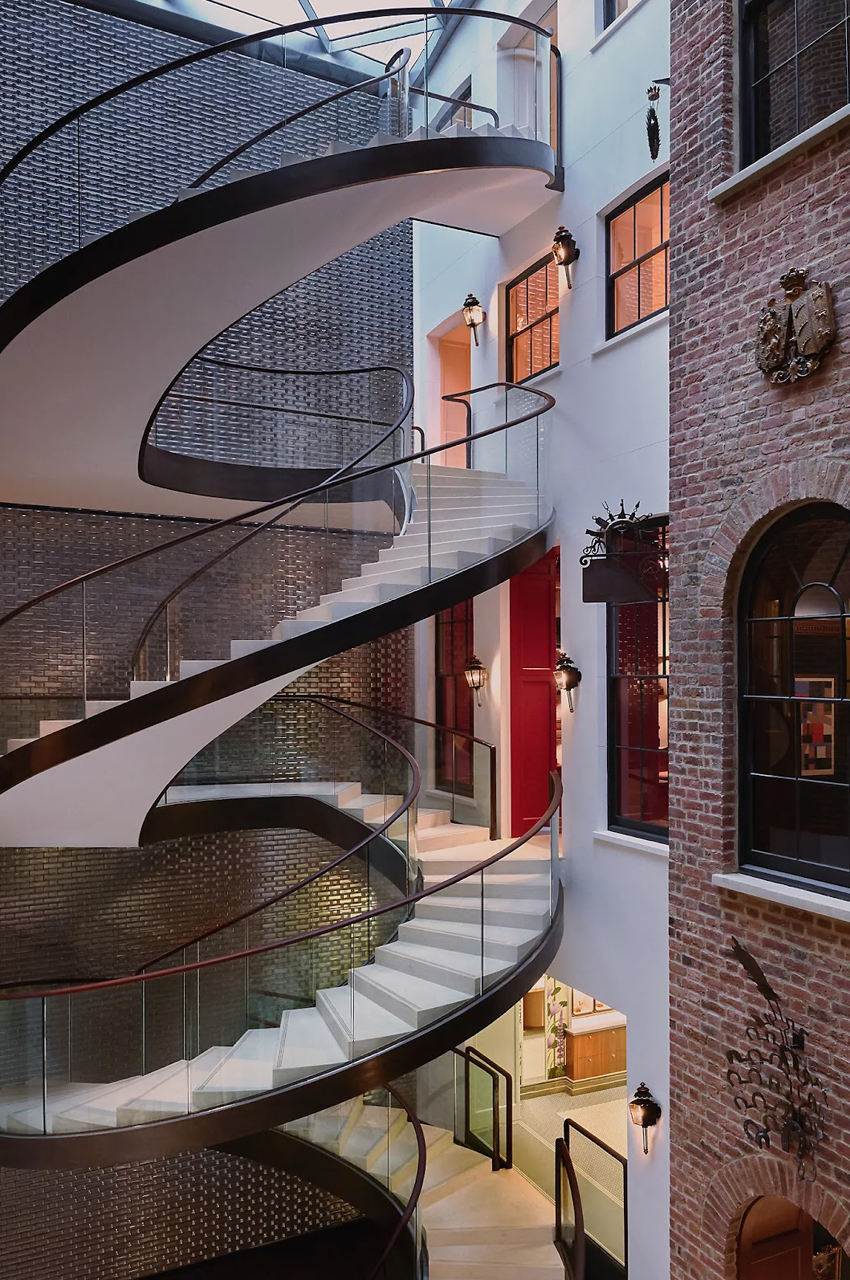 ภาพด้านหน้าแฟล็กชิปสโตร์ Hermès Maison Bond Street ในกรุงลอนดอน 1