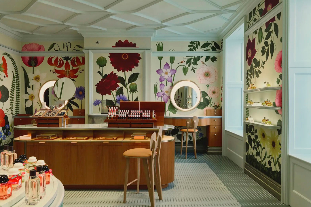 ภาพด้านหน้าแฟล็กชิปสโตร์ Hermès Maison Bond Street ในกรุงลอนดอน 4