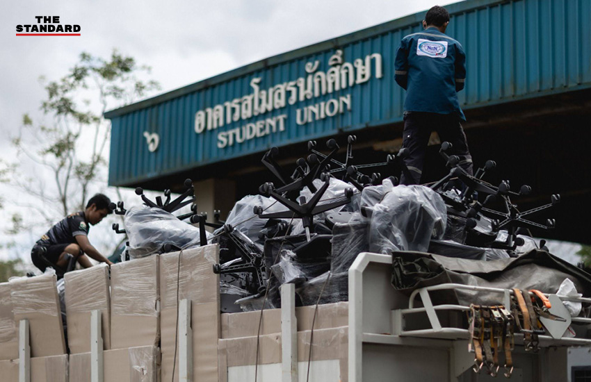 ตัวแทน HugHeartYai และ Agoda ร่วมมอบเฟอร์นิเจอร์ให้โรงเรียนและหน่วยงานที่ประสบภัยน้ำท่วมในหาดใหญ่ 2