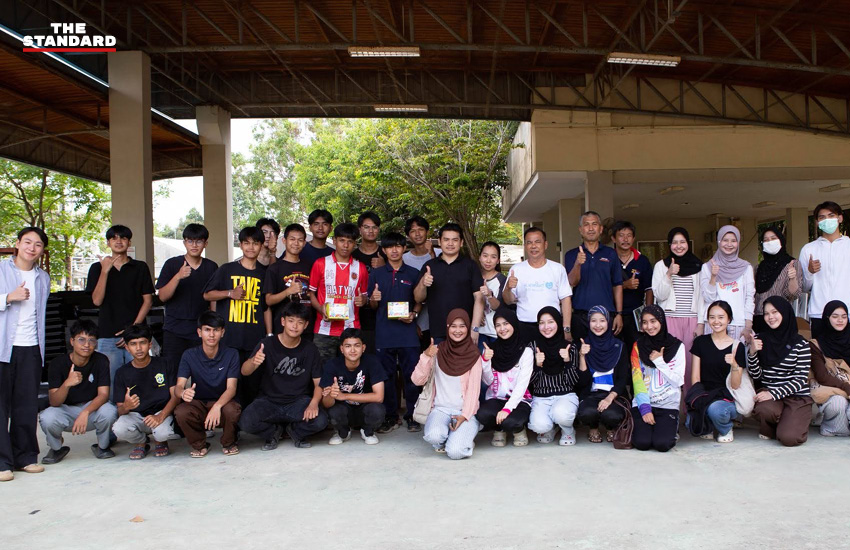 ตัวแทน HugHeartYai และ Agoda ร่วมมอบเฟอร์นิเจอร์ให้โรงเรียนและหน่วยงานที่ประสบภัยน้ำท่วมในหาดใหญ่ 5