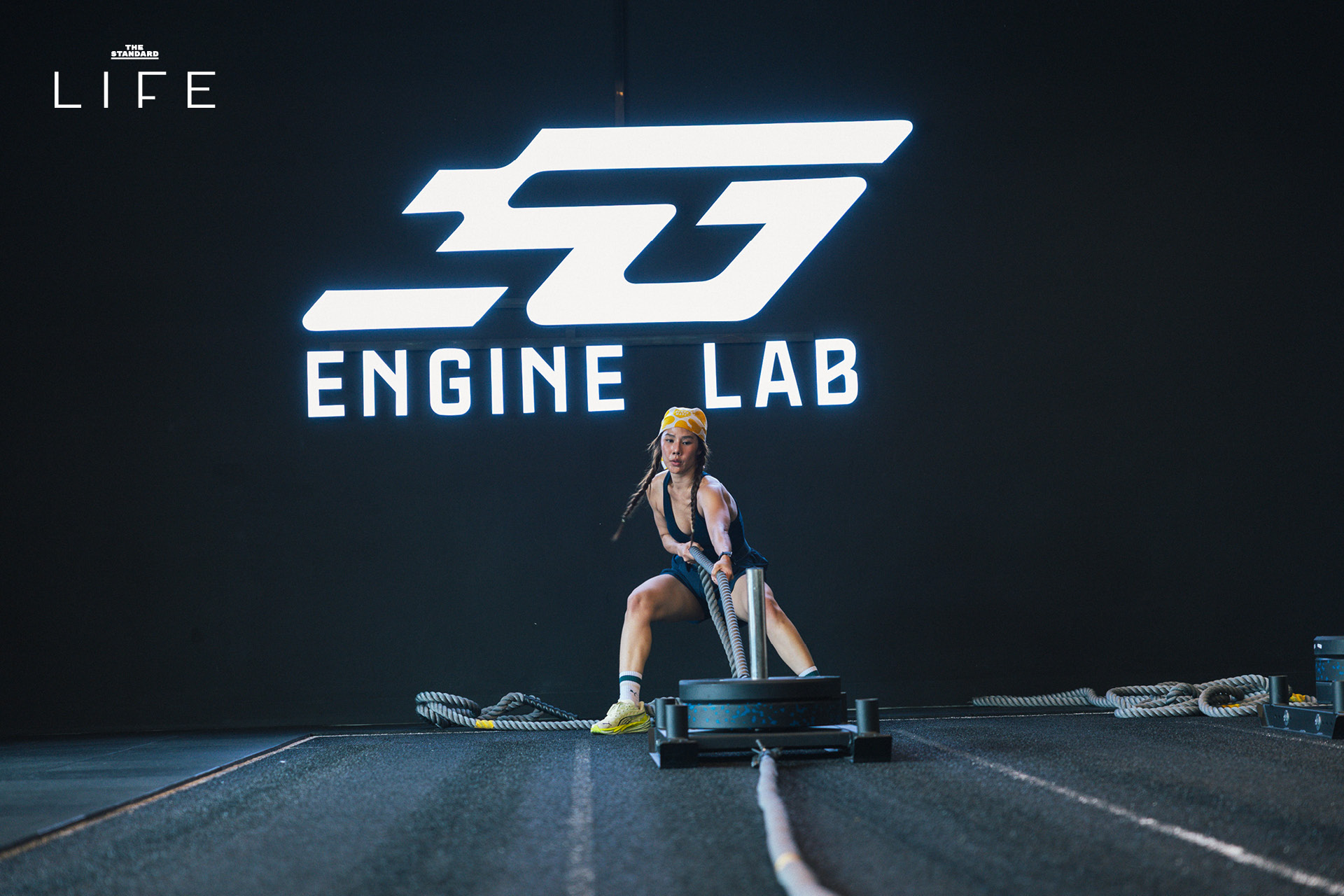 โค้ชโค้กและนักกีฬาฝึกซ้อม HYROX ที่ Engine Lab 15