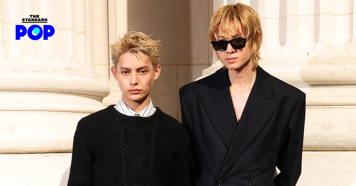 James และ Martin สมาชิก CORTIS ในชุดแฟชั่น Saint Laurent ที่ Paris Fashion Week