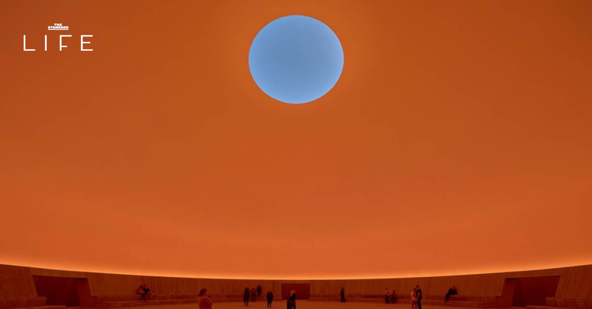 ภาพโดมแสงเปลี่ยนสี As Seen Below ผลงานของ James Turrell ภายใน ARoS Aarhus Art Museum