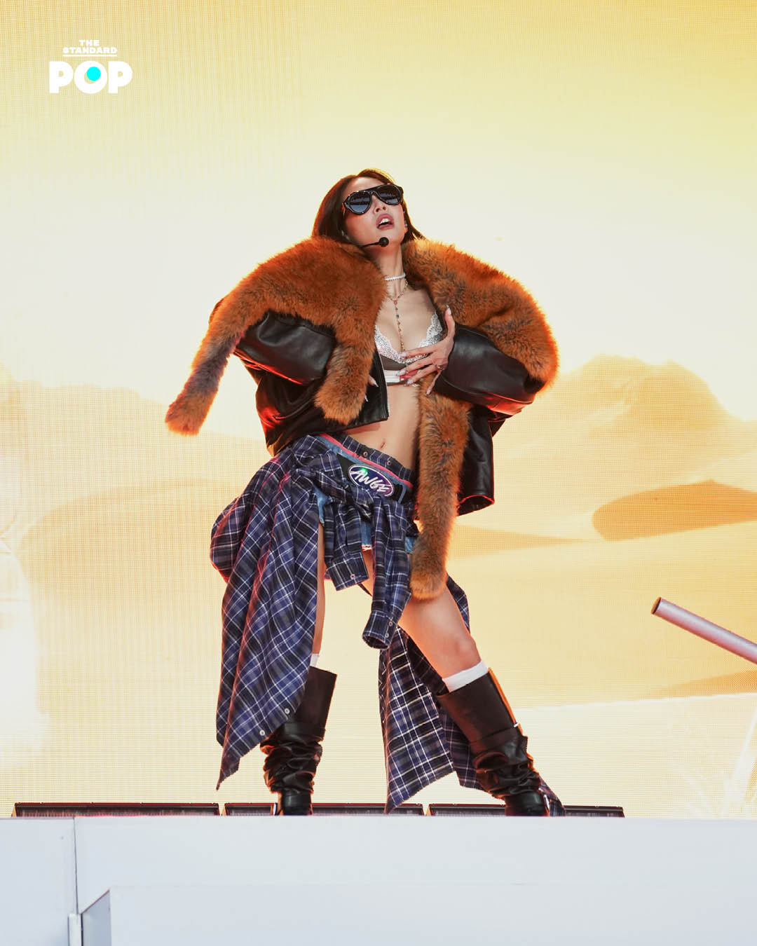 JENNIE กำลังแสดงบนเวที Governors Ball Music Festival 2026 1