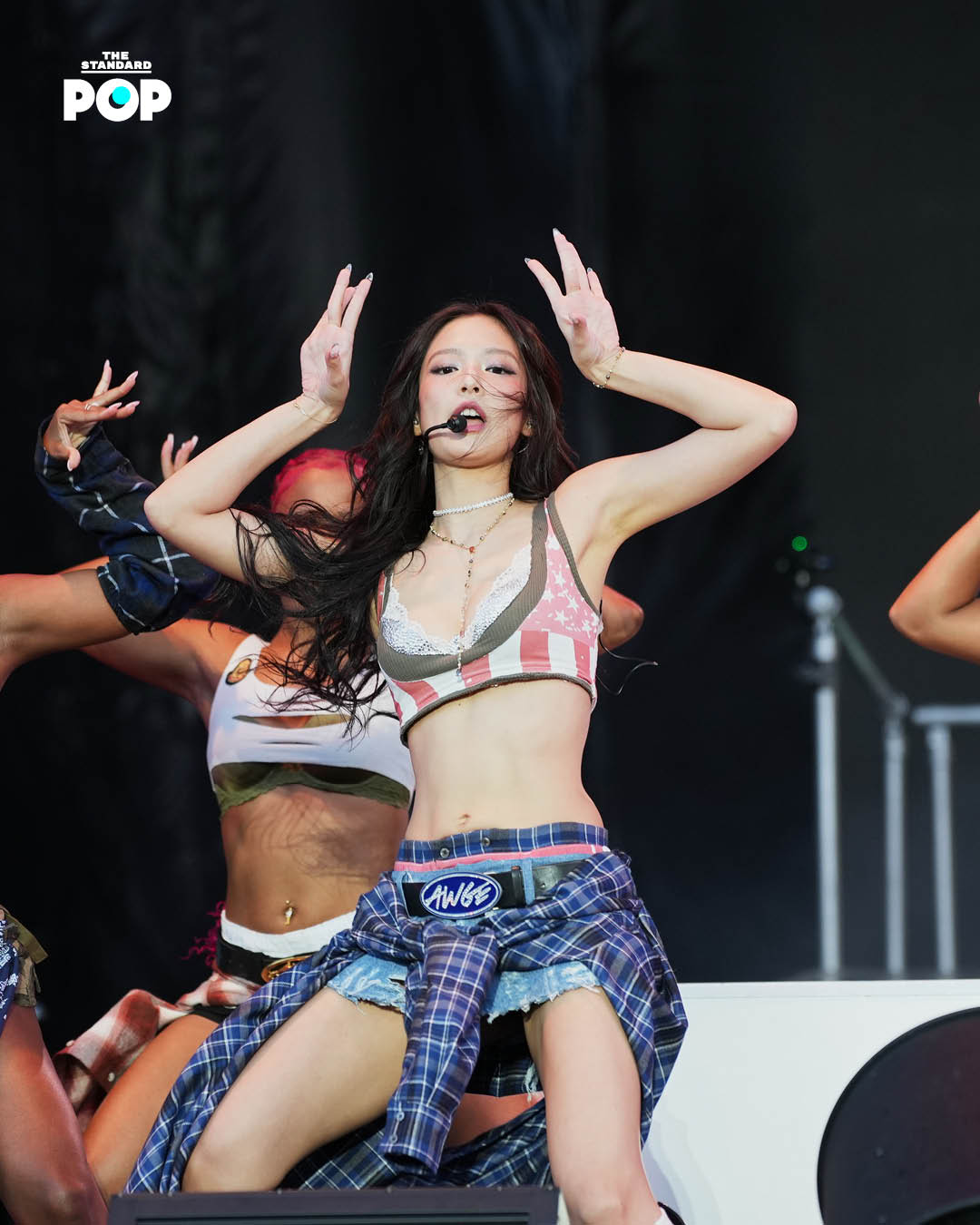 JENNIE กำลังแสดงบนเวที Governors Ball Music Festival 2026 2