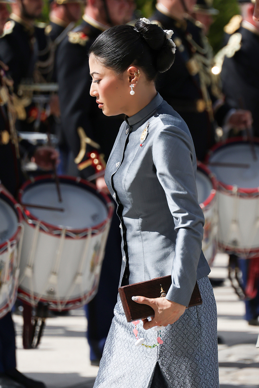 พระบาทสมเด็จพระเจ้าอยู่หัวและสมเด็จพระนางเจ้าฯ พระบรมราชินี เสด็จฯ เยือนฝรั่งเศส โดยมีประธานาธิบดีมาครงเฝ้าฯ รับเสด็จ 6