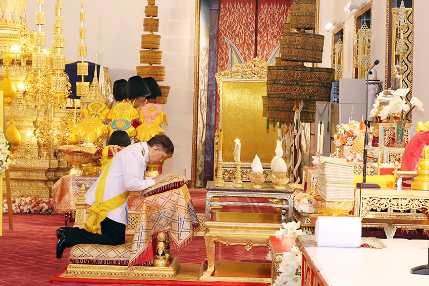 พระบาทสมเด็จพระเจ้าอยู่หัวและสมเด็จพระนางเจ้าฯ พระบรมราชินี ทรงประกอบพระราชพิธีพระราชทานน้ำสรงพระศพและสถาปนาพระเกียรติยศ เจ้าฟ้าพัชรกิติยาภาฯ 8