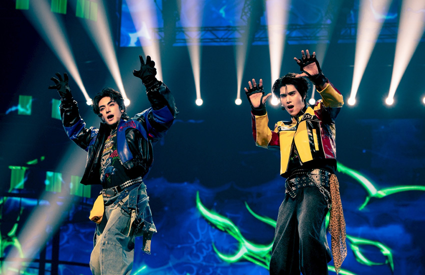 ภาพรวมนักแสดงชาย 24 คนจาก GMMTV บนเวทีคอนเสิร์ต LOVE OUT LOUD FAN FEST 2026: HEART RACE 13